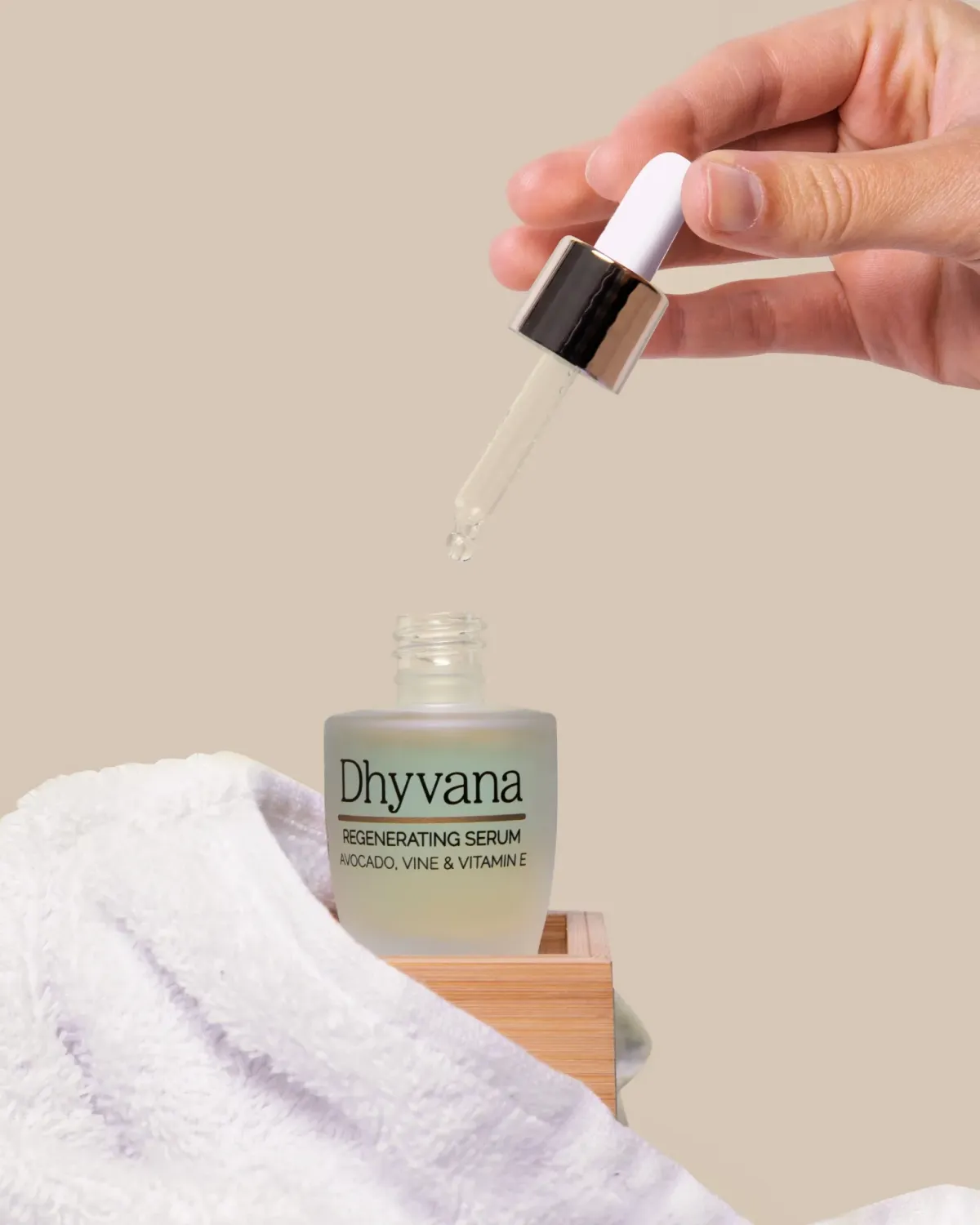 Dhyvana Efecto Total anti-age serum moden hud